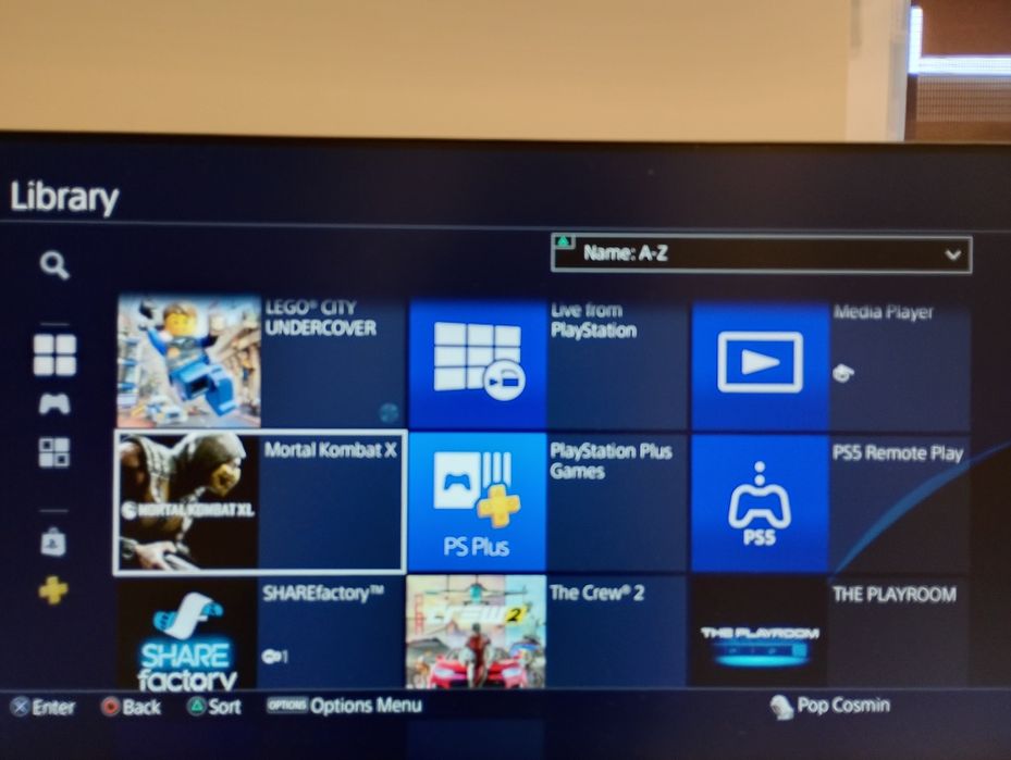 PS4 PRO cu 2  controllere incluse