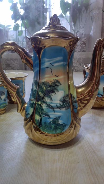 Керамический чайный сервис.