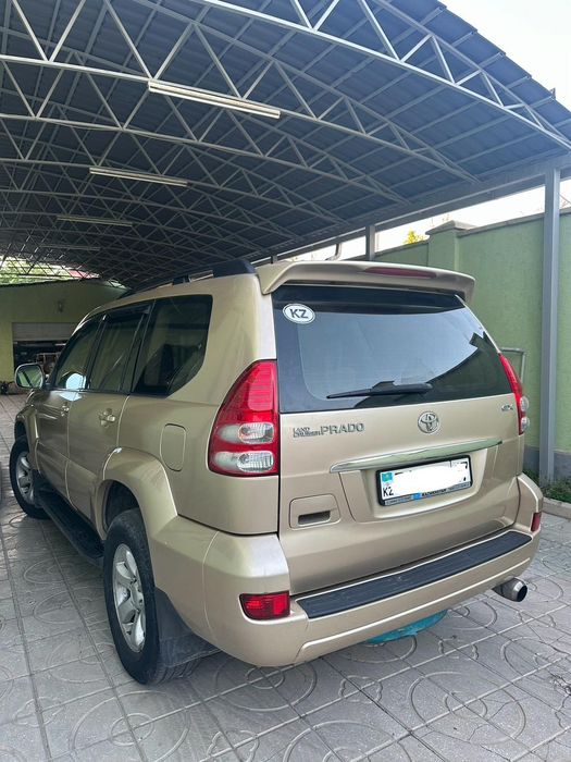 Toyota Prada в хорошем состоянии