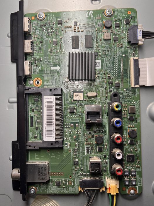 TV Samsung Smart TV diagonala 121 cm cu display spart