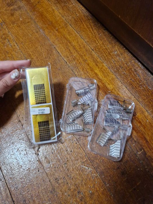 Чисто нови Гел лакове и аксесоари