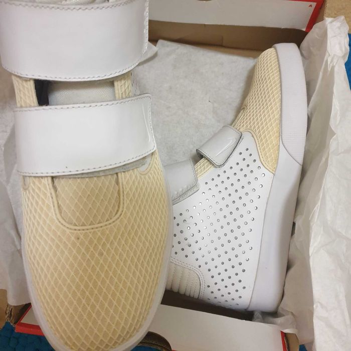 Nike Flystepper 2K3 albi ...purtati odata, stare impecabila !!!