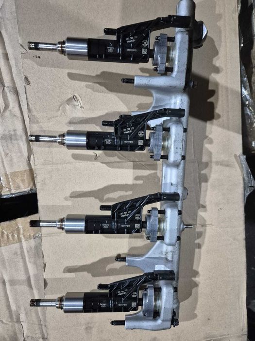 Injector pompa inalte rampa injectoare benzina BMW F30 LCI G20 G30 G31 F45 Active Tourer G11 G12 i8 I12 X1 F48 X2 F39 X4 G01 MINI F56 F55
