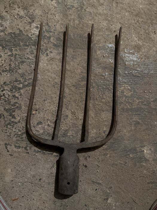 продам вилы, лопату