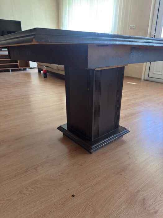 Дървена холна маса