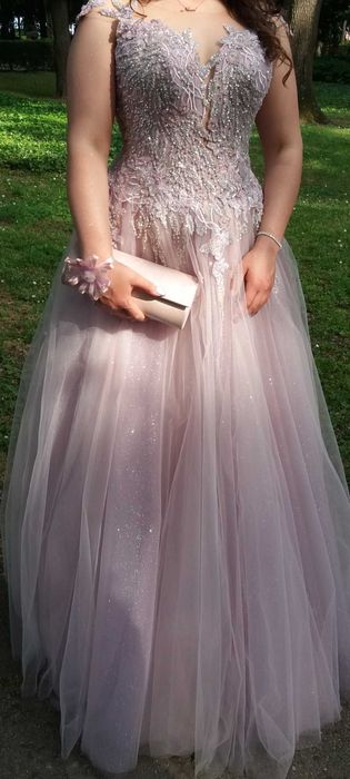 Рокля за абитуриентски бал