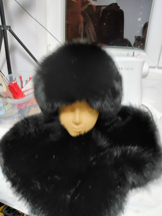 Căciulă și guler din vulpe