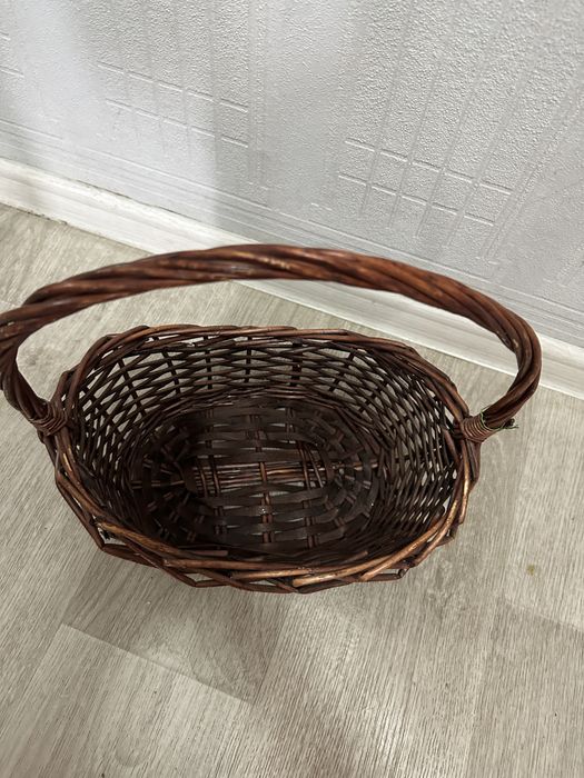 Корзина с ручкой