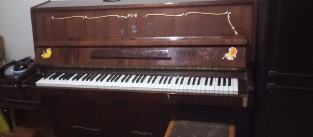 Pianino sotiladi, yaxshi holatda