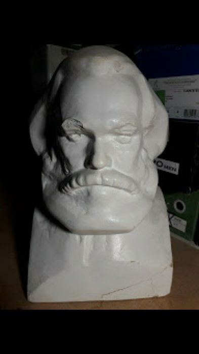 Скульптура старая.