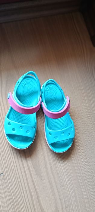 Сандали crocs  25