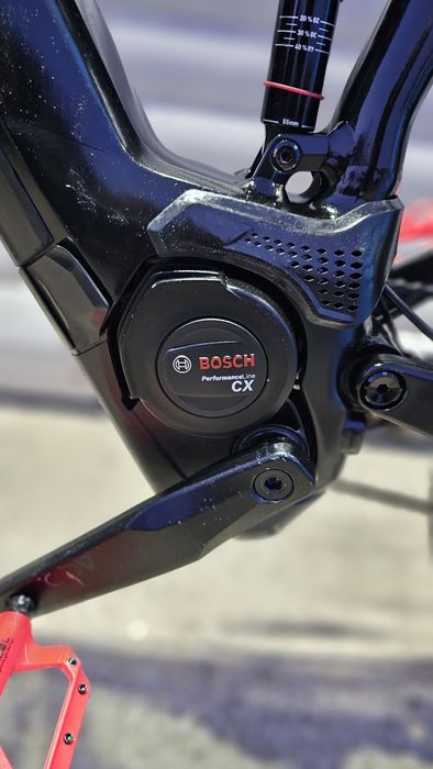 29" cube stereo hybrid