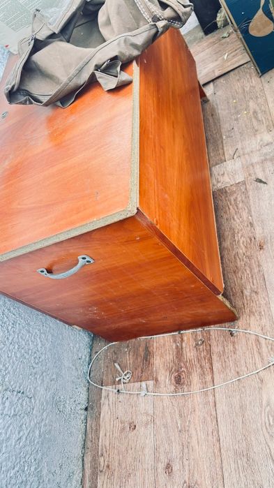 Отдам дарам диван, стол, сундук