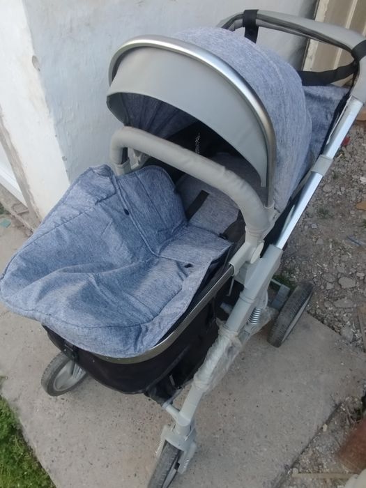 Продается детская коляска новая