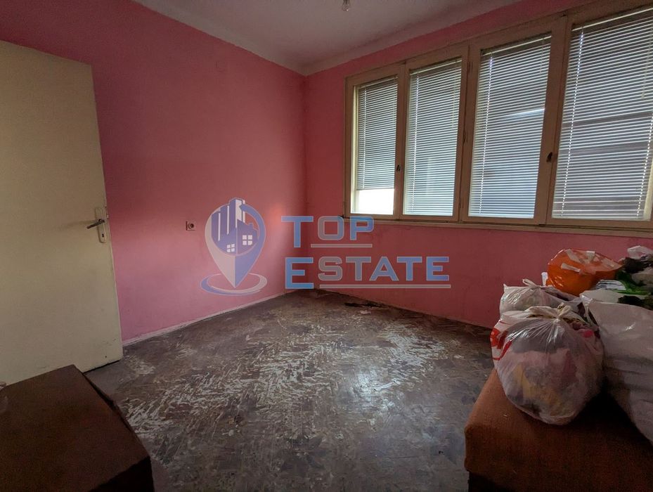 Продава се Тристаен апартамент в Горна Оряховица - 105 кв.м за 572 €/кв.м - Снимка #1