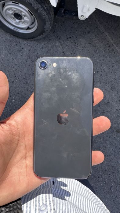 Iphone se 2020 64gb ideal hamma joyi ishlidi