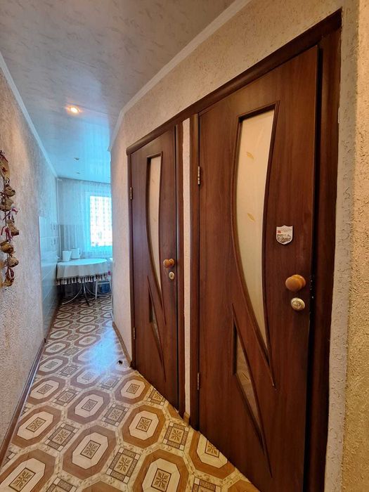 продам 2 ком квартиру на Уюте