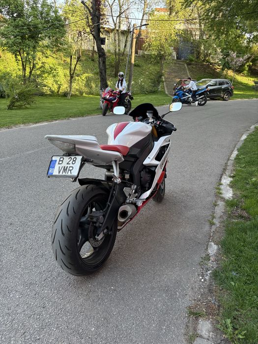 Yamaha YZF R6 rj11