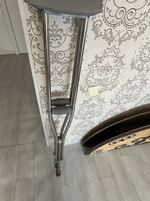 Продам костыл