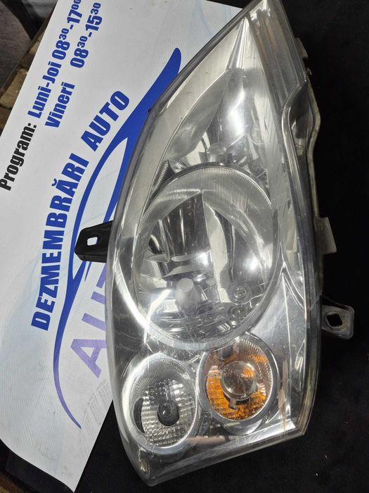 Far dreapta,  Mercedes-Benz Vito W639 1EG 009 627-02