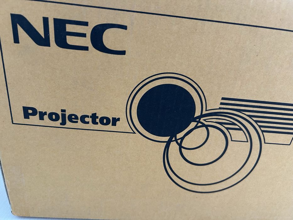 Videoproiector profesional NEC NP-P627ULG