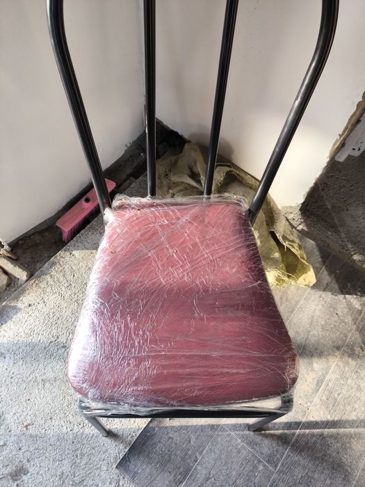 Стулья офисные разные