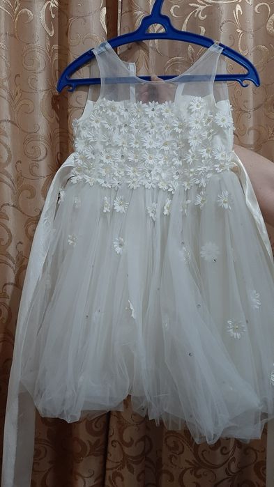 Продам платье детское в хорошем состоянии