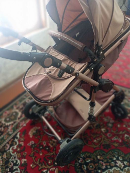 Детский стульчик и коляска