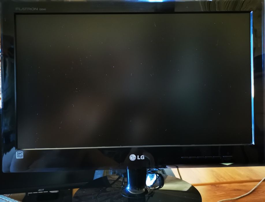 Монитор 20" LG e2040