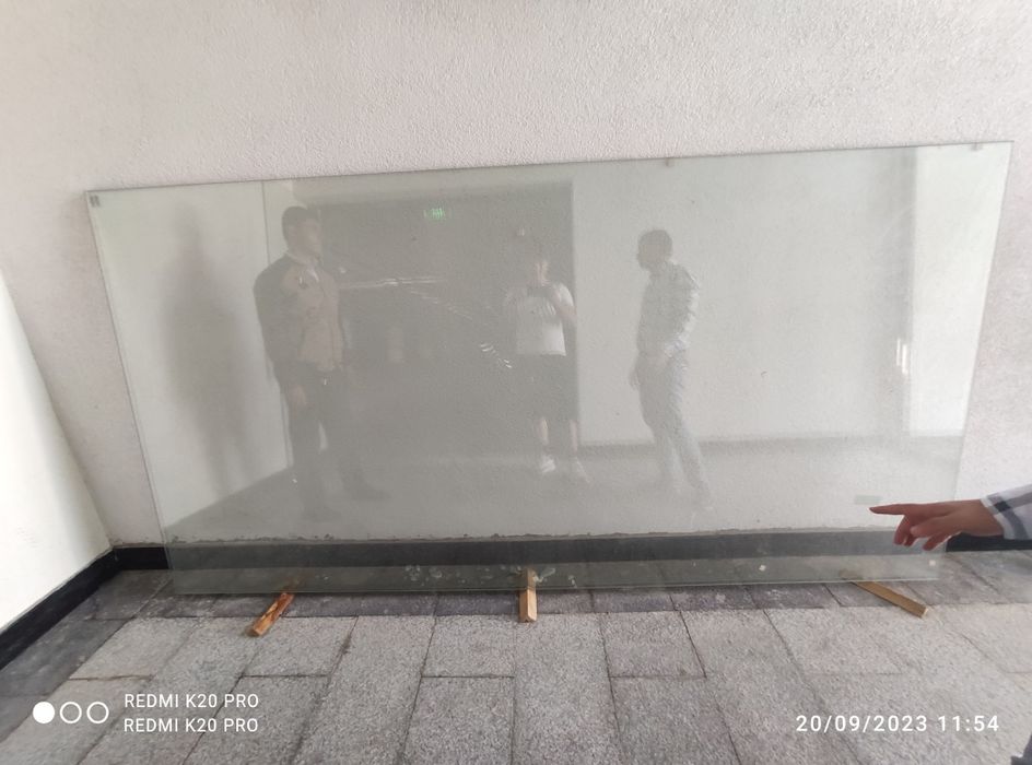 Oyna sotiladi boyi 3m eni 160 sm