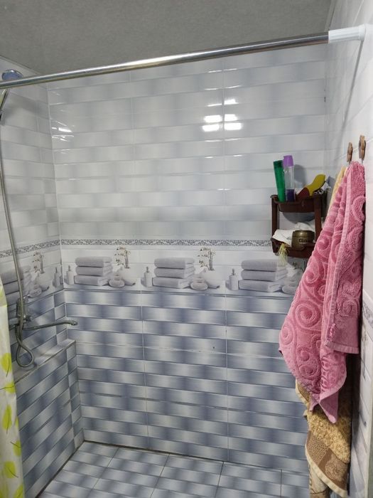 Xovli sotiladi 7sotix chirchiq oktyabr bozorda