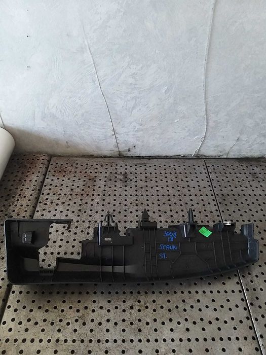 Plastic scaun stanga fata peugeot 3008 2 2018 9809630980