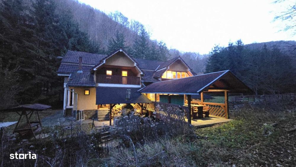 Casa/Pensiune,doua imobile „intr-unul singur” de vanzare,Bratca