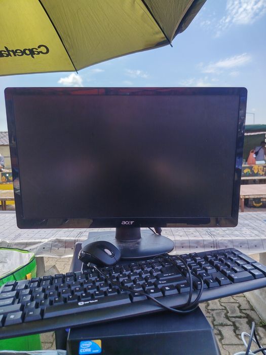 Pachet PC complet (Unitate + Monitor + Tastatură + Mouse) - Pentru piese / proiect retro