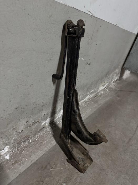 Домкрат оригинал БМВ Е34