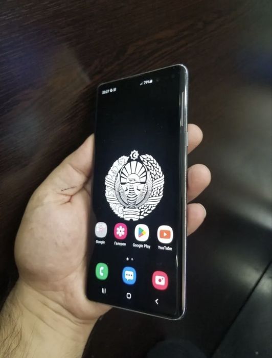 Samsung s10 xolati idial usta kormagan telefon