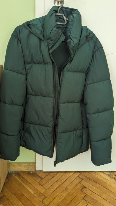 Продавам мъжко яке Mango