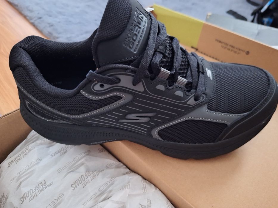 Adidasi adidas si skechers