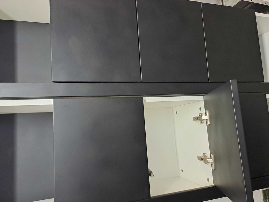 Етажерки 2бр. и TV шкафче на колелца