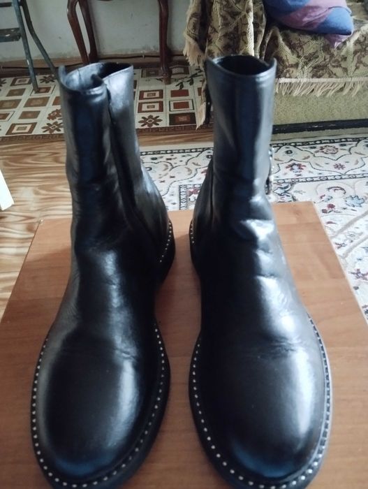 Женские ботинки.