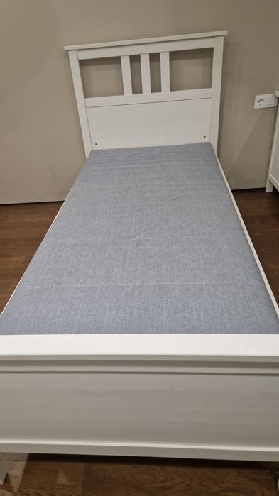 Кровать Икеа  Хэмнес