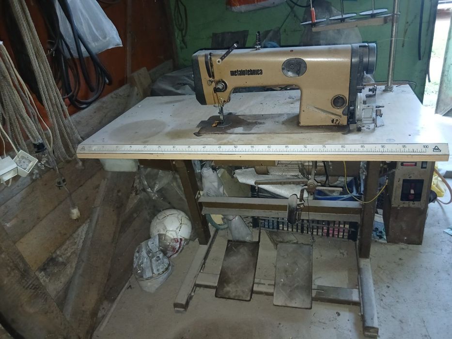 Masina de cusut industrial