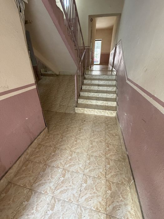 2 xonali 2 etaj, metroga yaqin