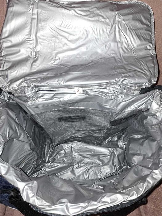 Geanta termoizolanta Centrixx, dotata cu 3 ustensile pentru gratar