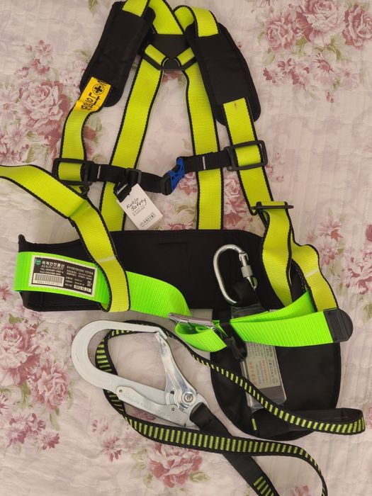 Продаётся ремни безопасности для работы. Страховочный пояс.