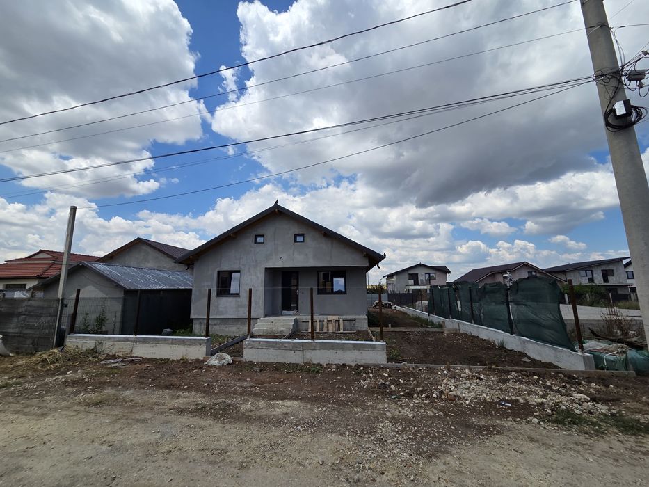 Vând casa Parter Agigea zona Moara