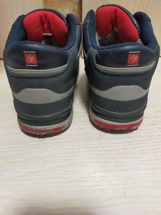 Детские зимние кроссовки