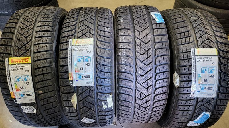 235/45/19 PIRELLI 4бр Runflat