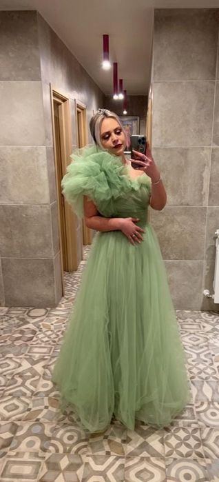 Vând rochie de gala