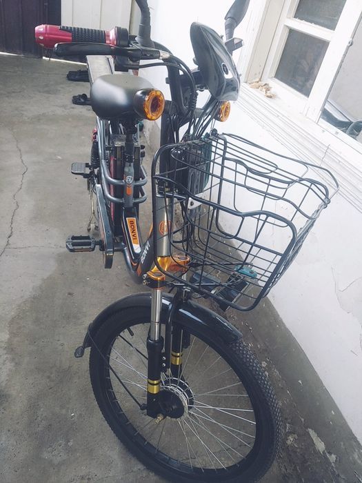 Skuter sotiladi elektro velik